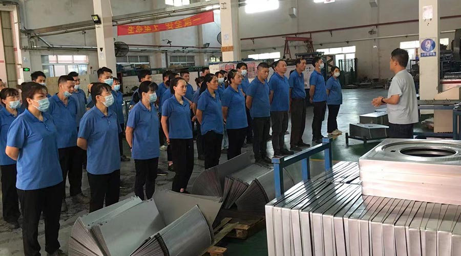 五一放假在即！金環(huán)電器沖壓車間開展早會強(qiáng)調(diào)工作效率